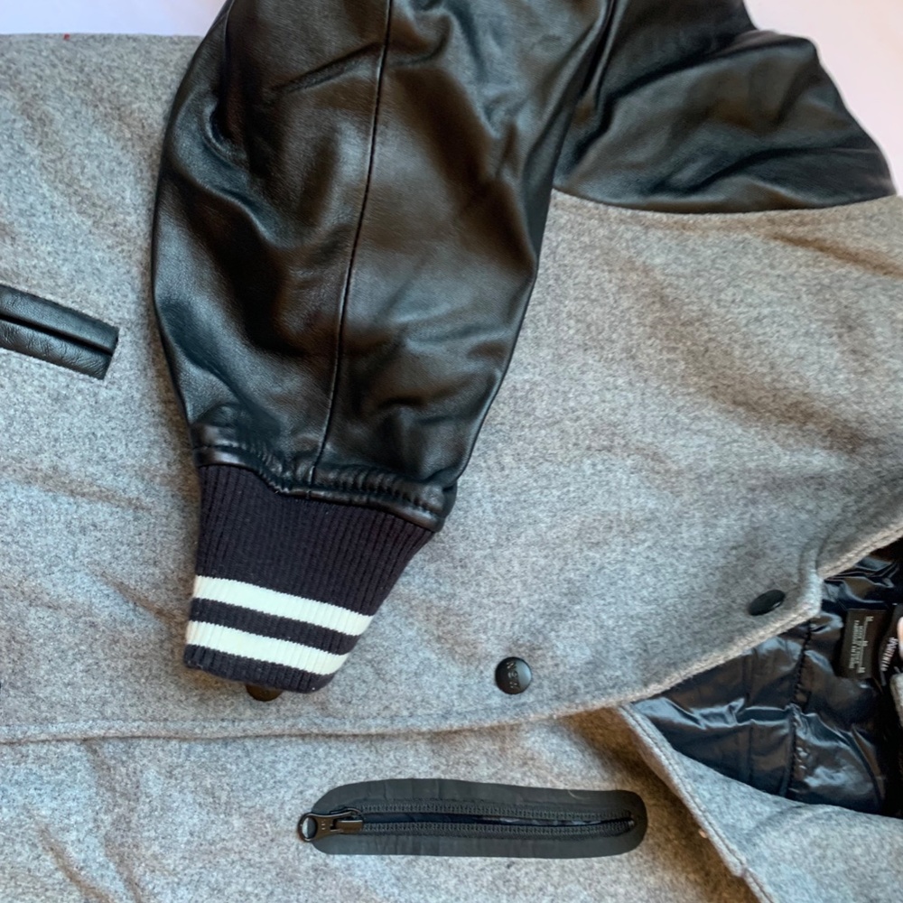 BLACK AND GREY NIKE WOOL AND LEATHER BOMBER COAT - Picture 6 of 9